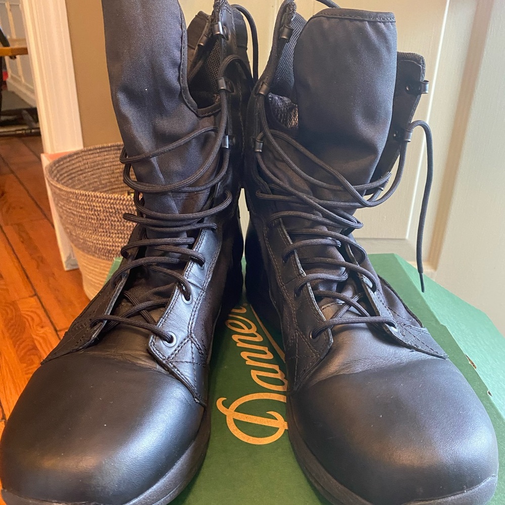 EUC!! Size 15 Danner boots 50122 barely worn